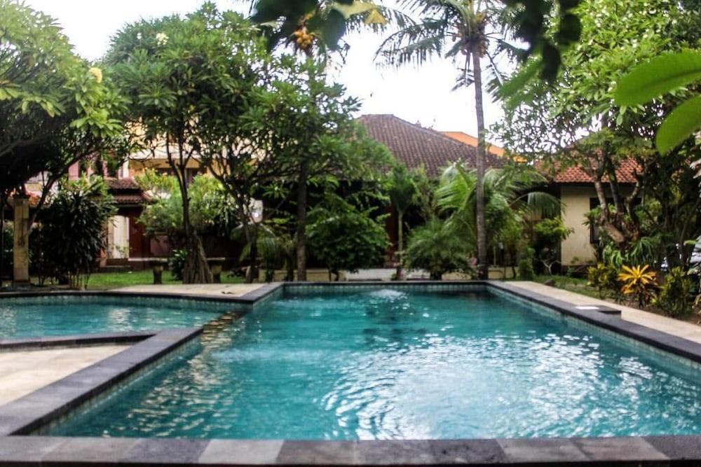 Budhi Beach Inn 26/30
