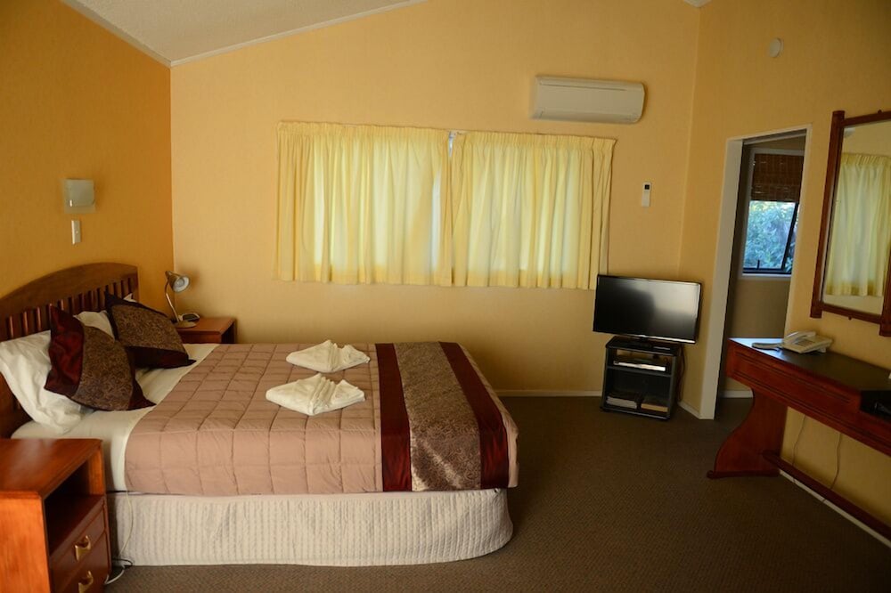 Classic Motel 6/28
