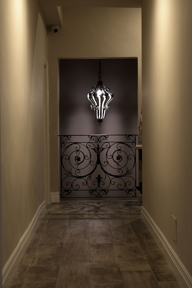 N4u Guest House 3/50