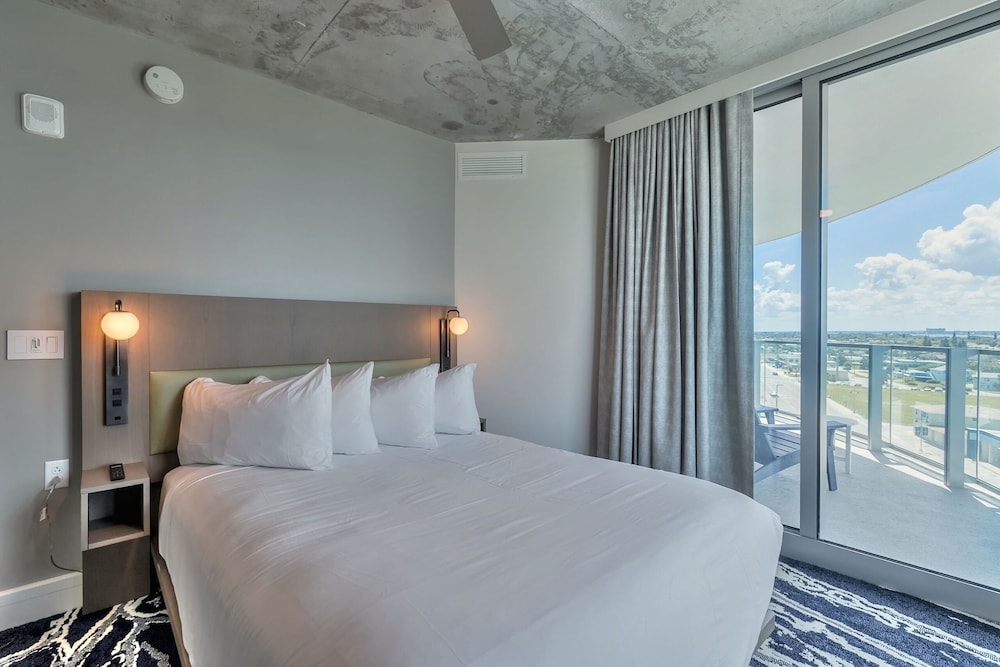 2 BEDROOMS, CITY VIEW