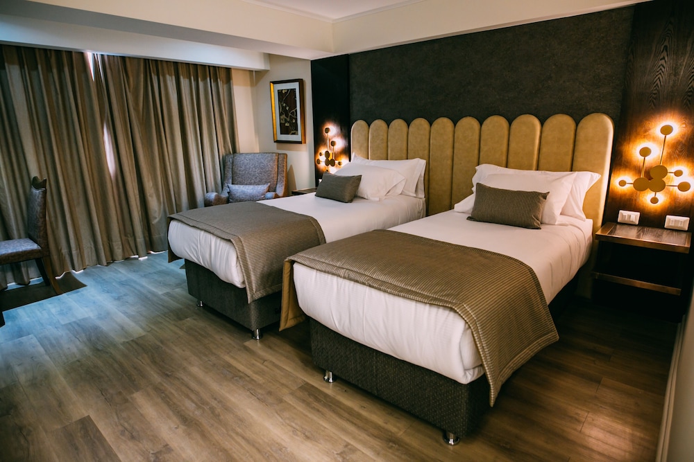 Hotel He Wang 11/48