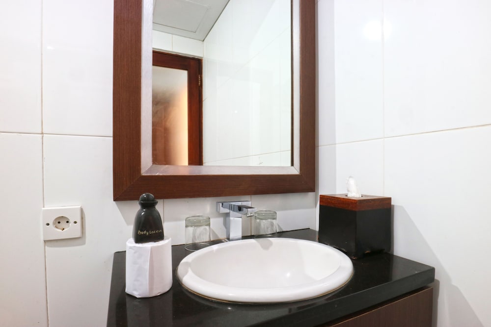 The Swaha Hotel 45/47