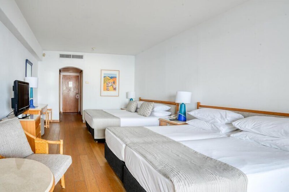 Coral Beach Hotel and Resort 23/95