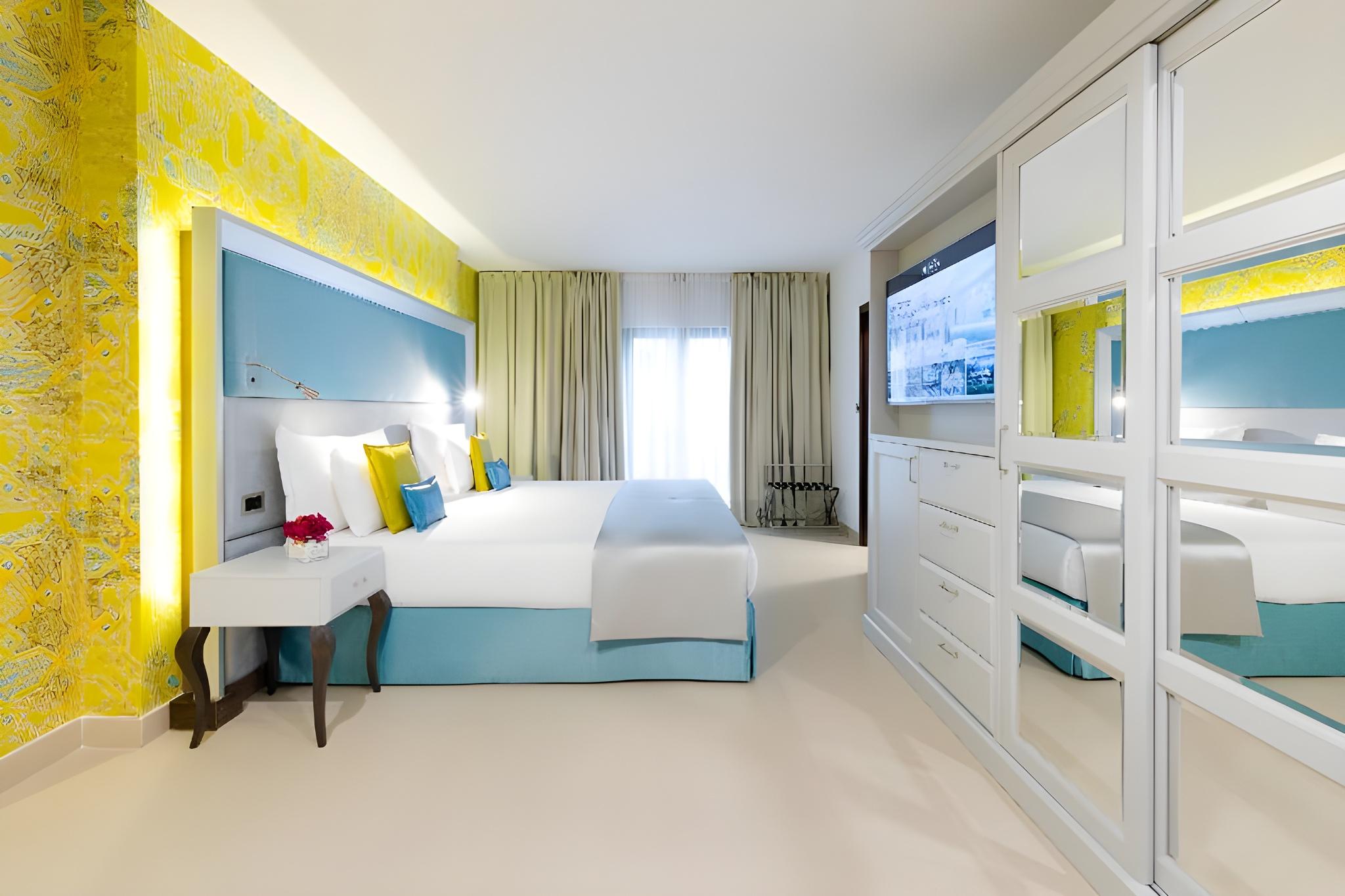 Comfort, Triple, 1 Double and 4 Single Beds