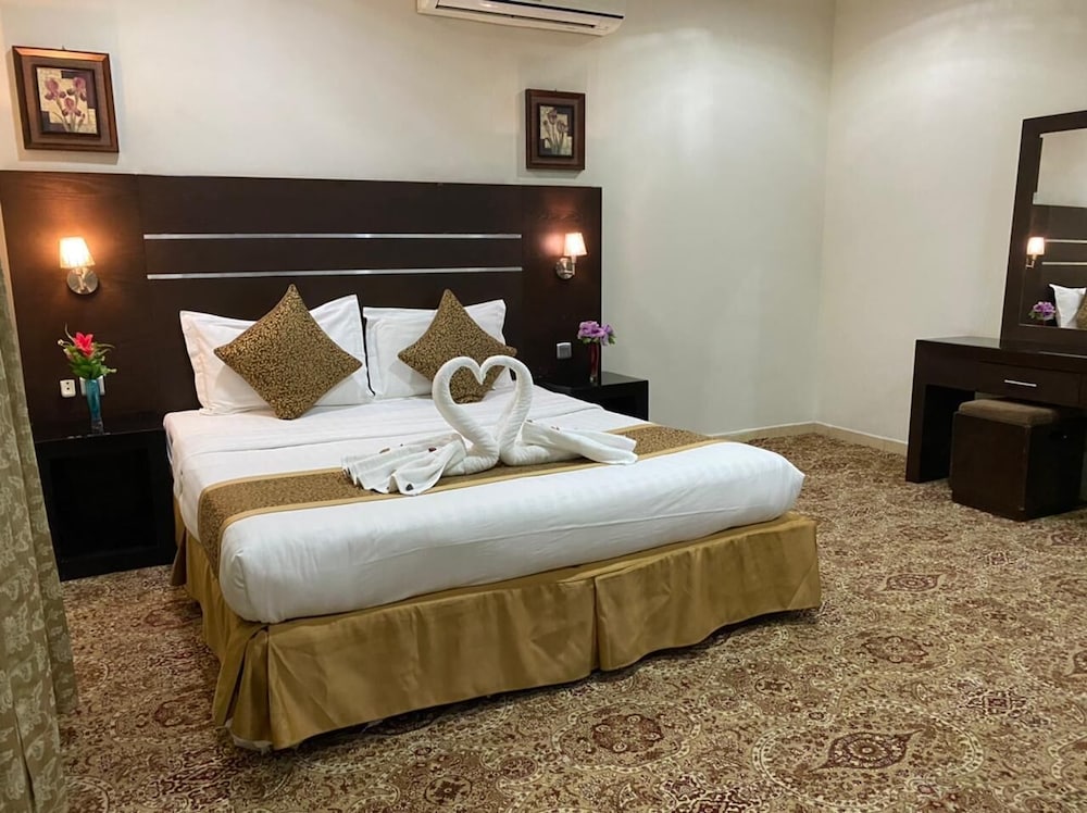 SUPERIOR, KING BED