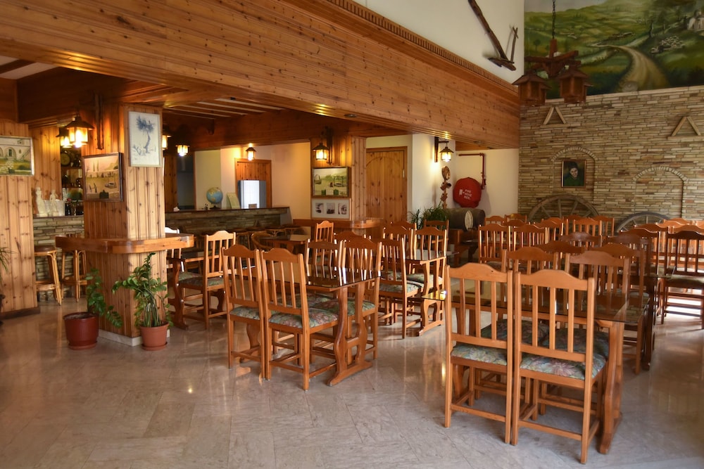 Elysso Hotel 47/60