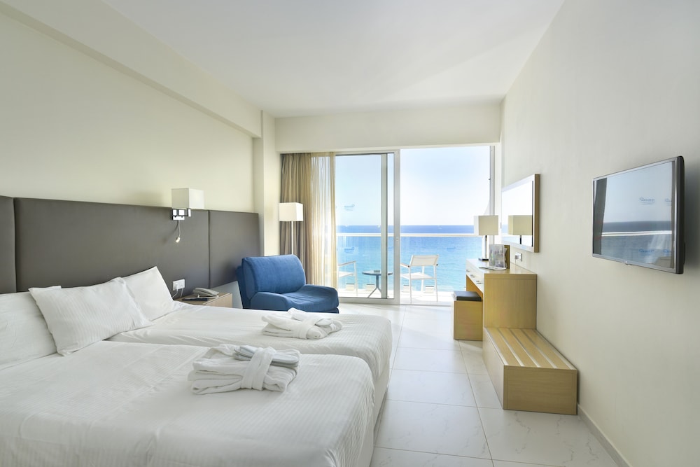 SUPERIOR, DOUBLE OR TWIN BED, SEA VIEW