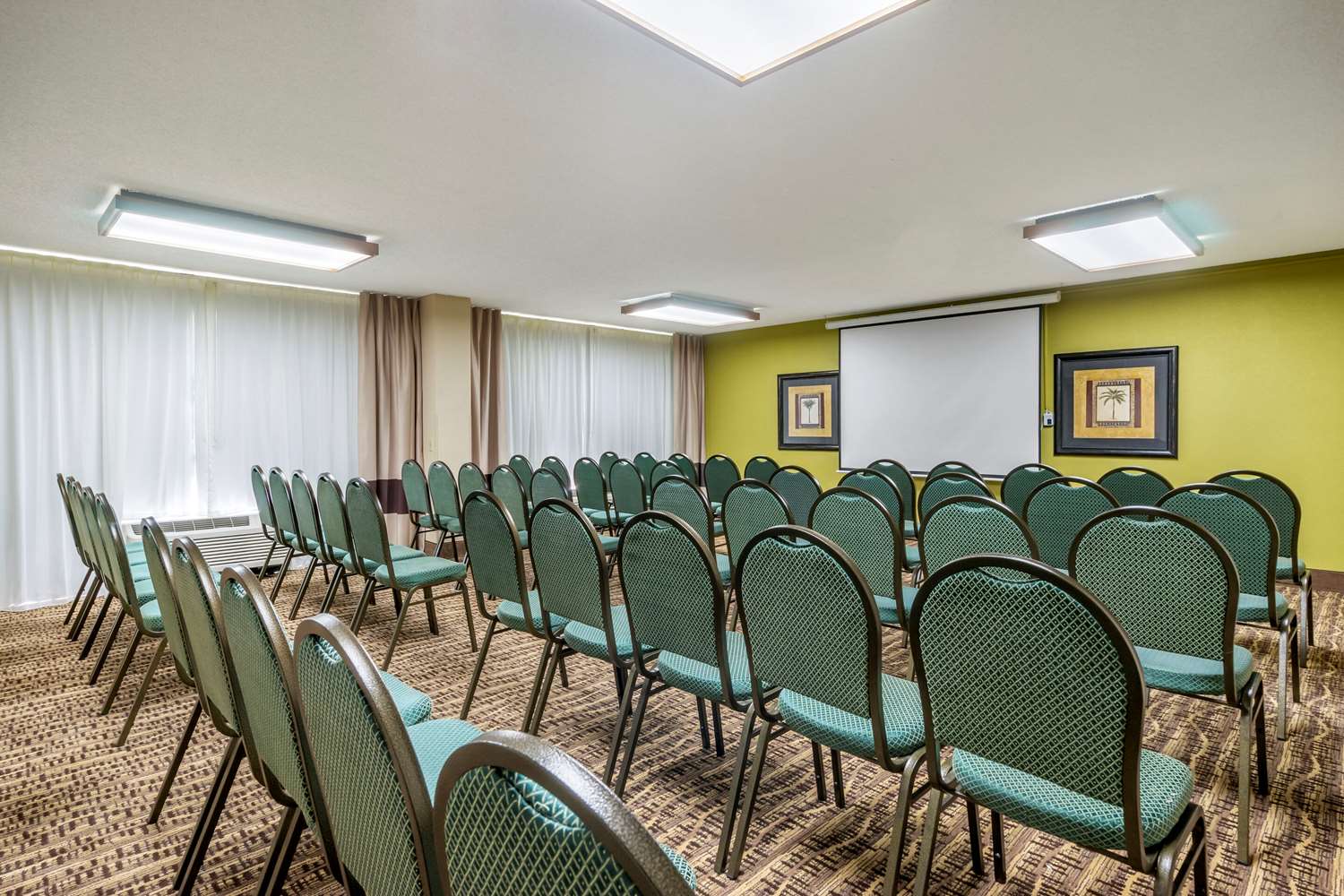 Comfort Inn & Suites St. Pete - Clearwater International Airport 26/41