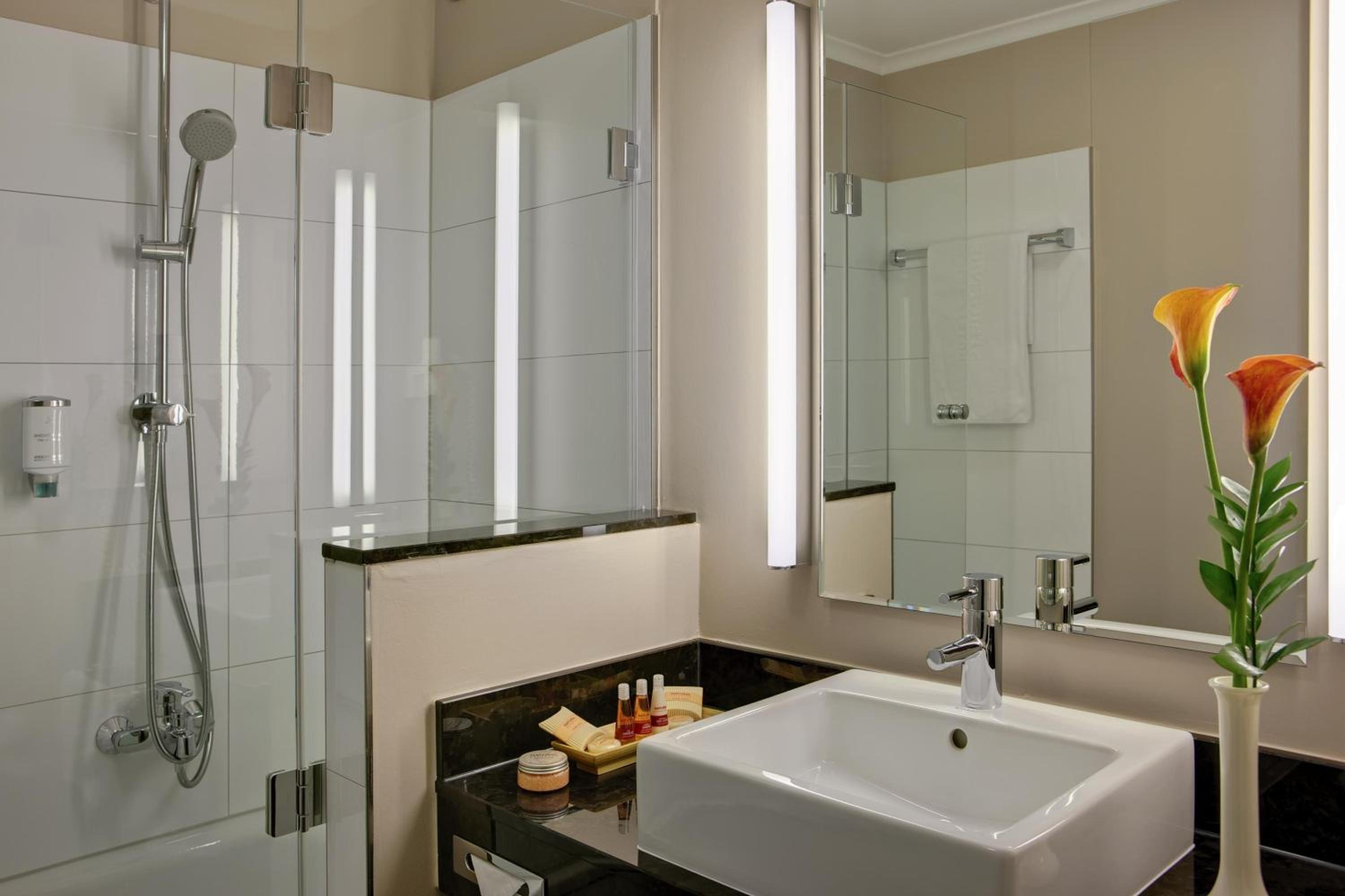 Junior Suite, Queen Bed