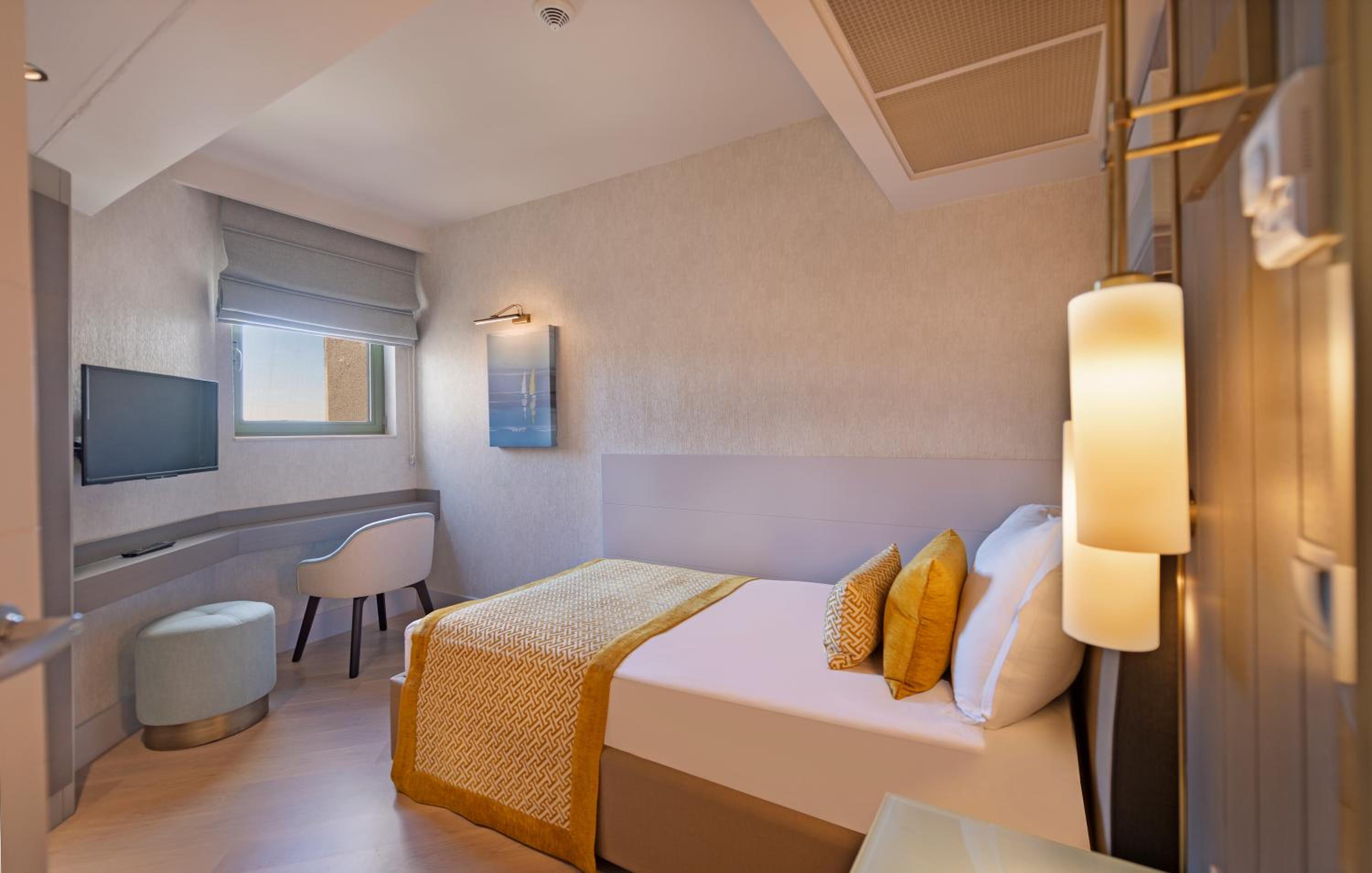 Suite, Queen Bed