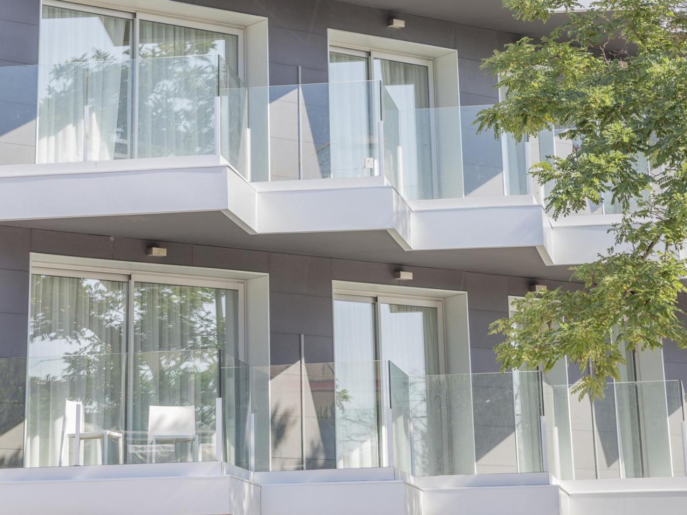 Daro Apartments 2/51
