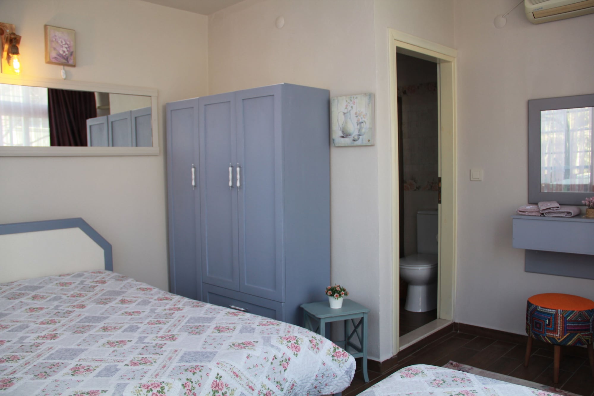 ROOM, TRIPLE