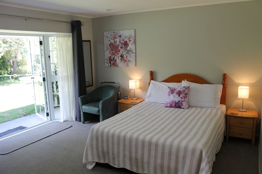 Ash Grove Boutique Motel 17/70