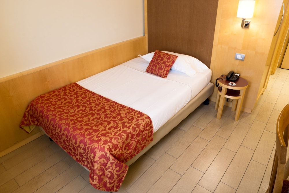 Scarlatti Hotel Milano 13/50