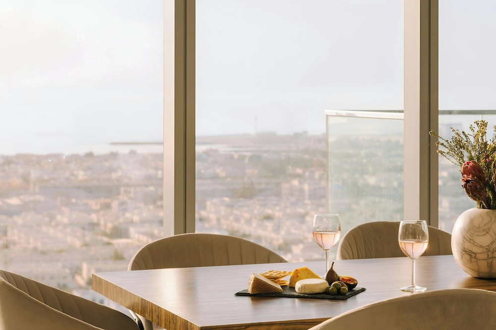 Sonder by Marriott Bonvoy Downtown Towers Apartments 55/69