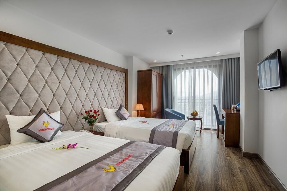 Royal Charm Hotel 10/57