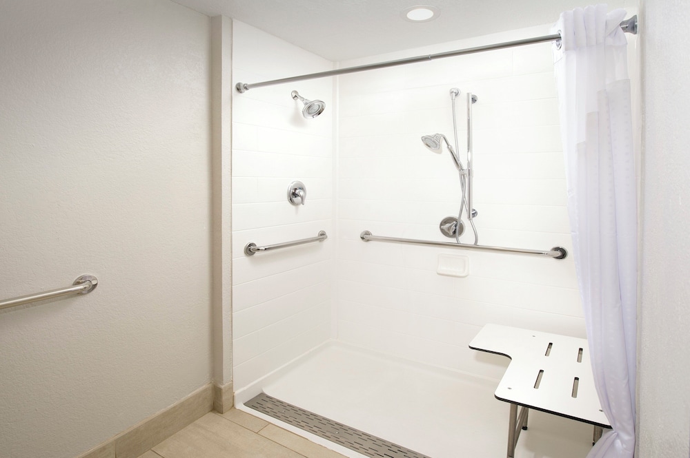 Holiday Inn Express Hotel Suites San Antonio Downtown Market Area 38/38