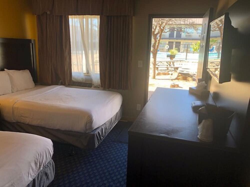 ROOM, 2 QUEEN BEDS