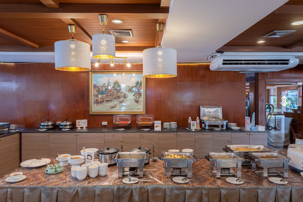 Nonthaburi Palace Hotel 49/66