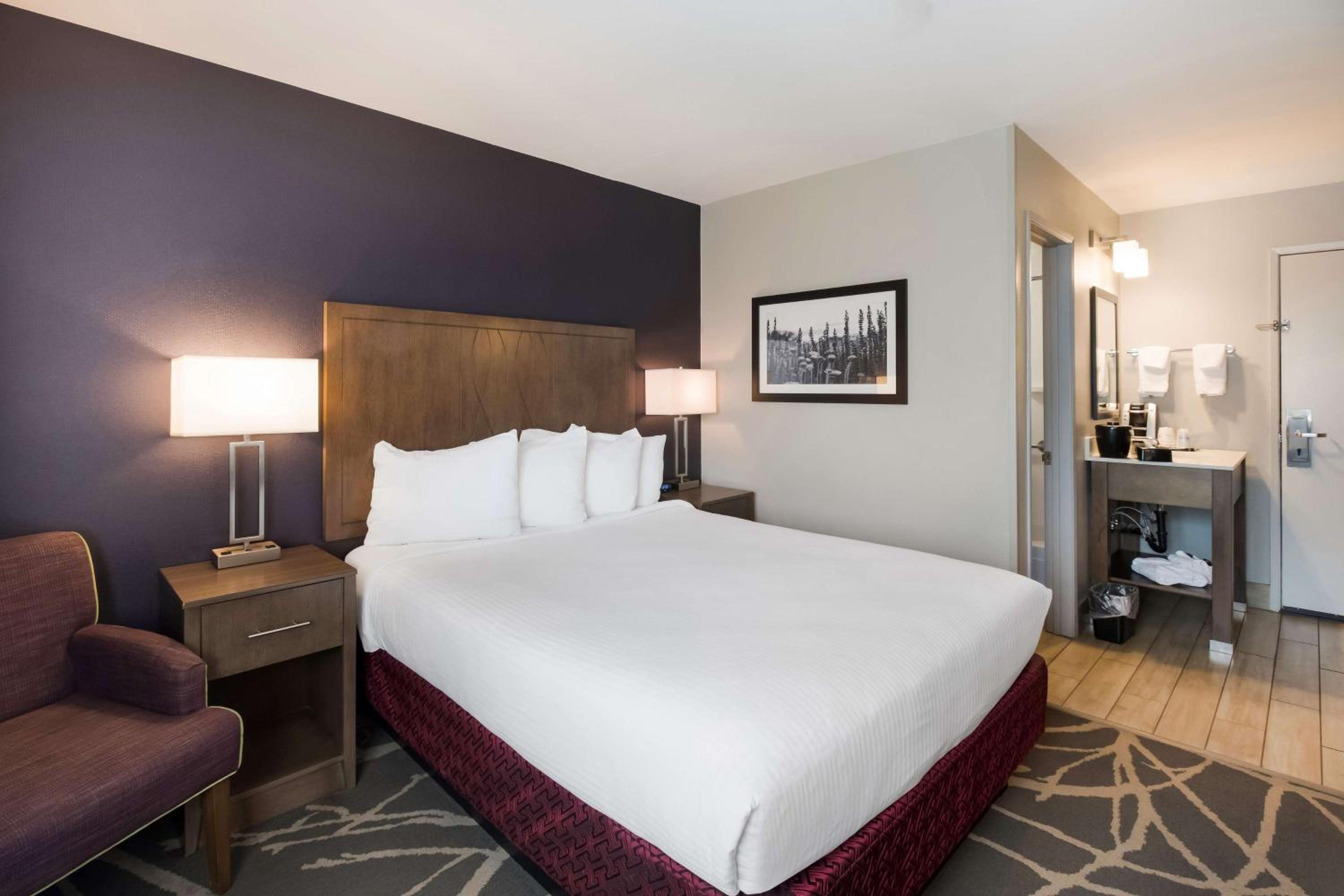 Room, Queen Bed, Small, Next to Elevator، Best Western Mcminnville Inn 5/10
