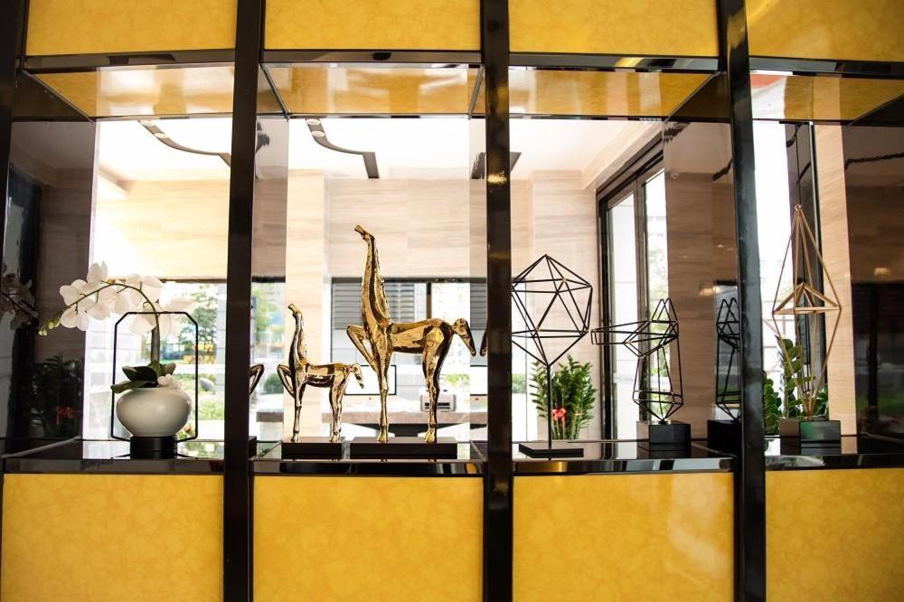 Lavande Hotels Shenzhen North Railway Station Bantian Metro Station 35/51