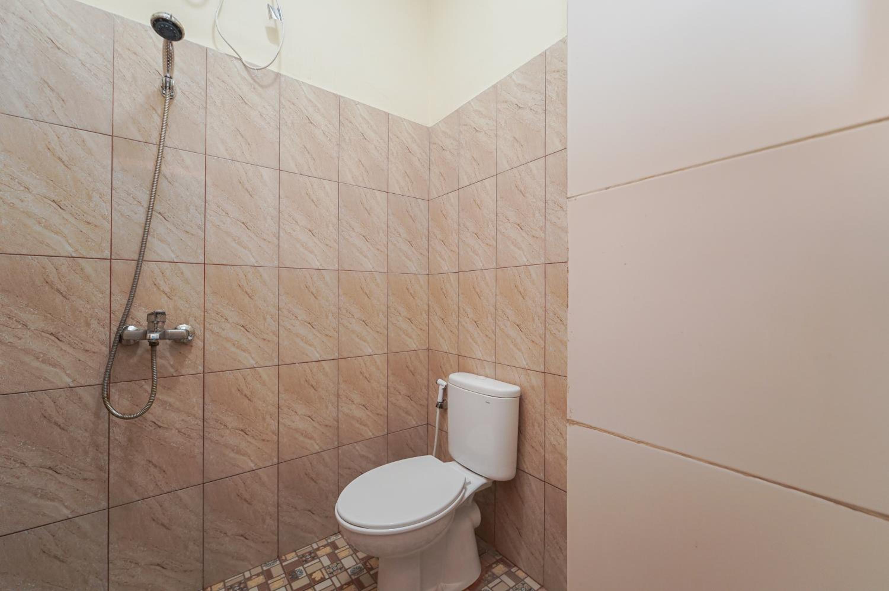 RedDoorz at MN One Residence 41/43