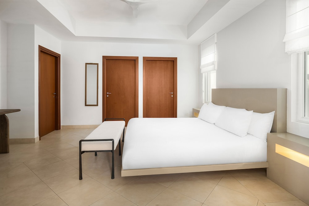 2 BEDROOMS, PENTHOUSE SUITE, OCEAN FRONT, TERRACE