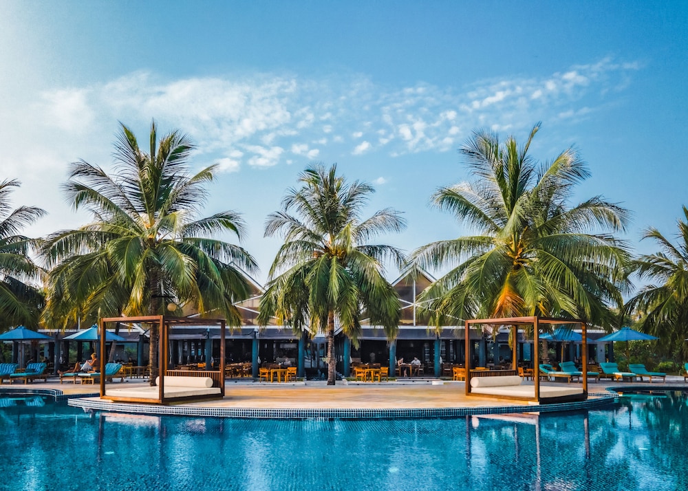 Furaveri Maldives 58/67