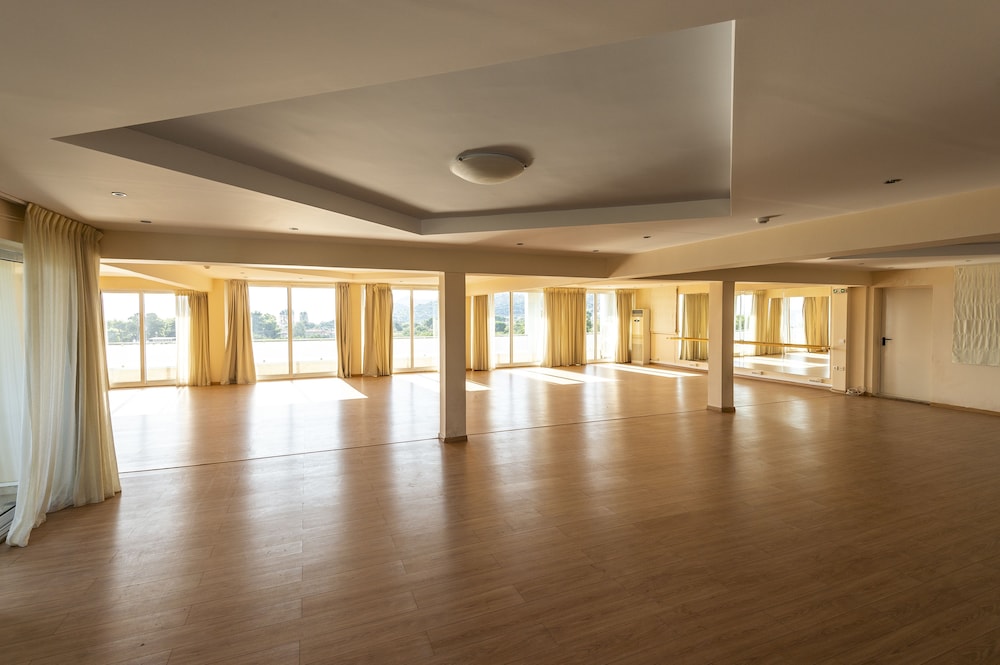 Dolphin Hotel Resort And Conference 27/43