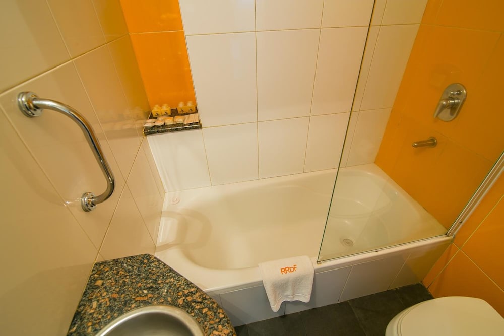 ROBERTA ROSA DE FONTANA SUITES 35/41