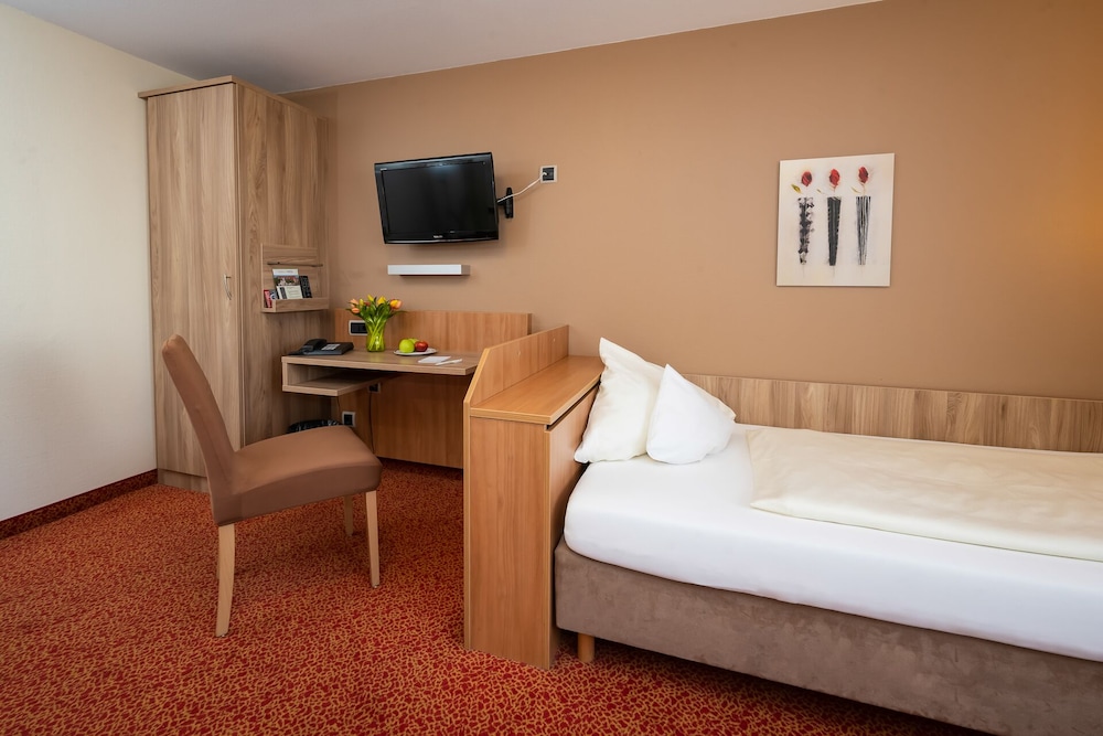 Ambient Hotel Am Europakanal 8/50