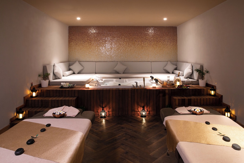 Merit Royal Diamond Hotel & Spa 8/20