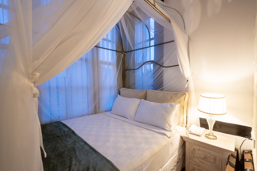 Cedrus Hotel 24/50