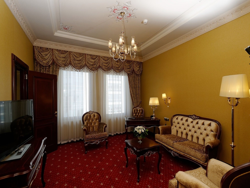 MEYRA PALACE 41/69
