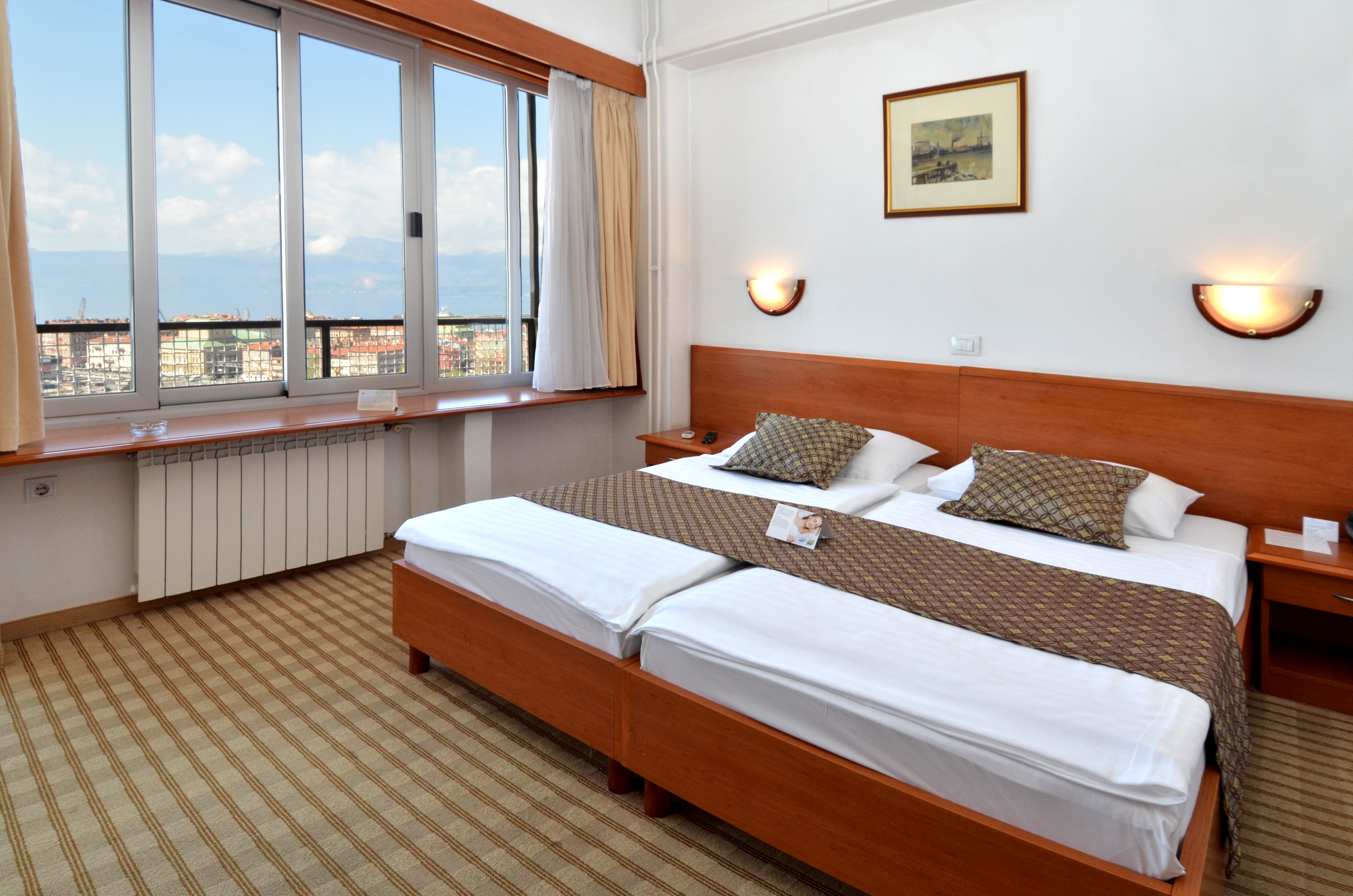 غرفة قياسية بسرير مزدوج أو سريرين منفصلين، Hotel Neboder 4/8