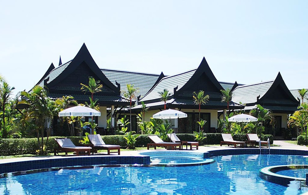 Airport Resort And Spa 6/69