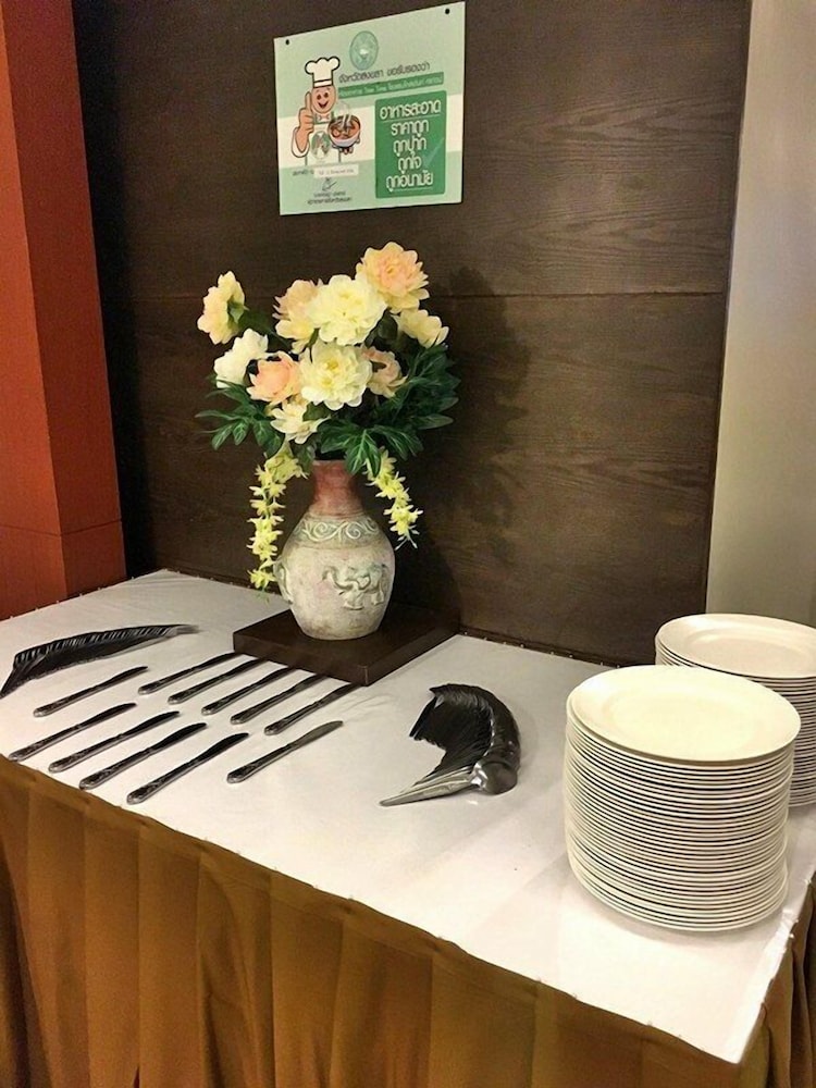 Hadyai Golden Crown Hotel 48/58