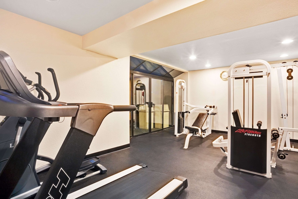 Ramada by Wyndham Tukwila Southcenter 12/30