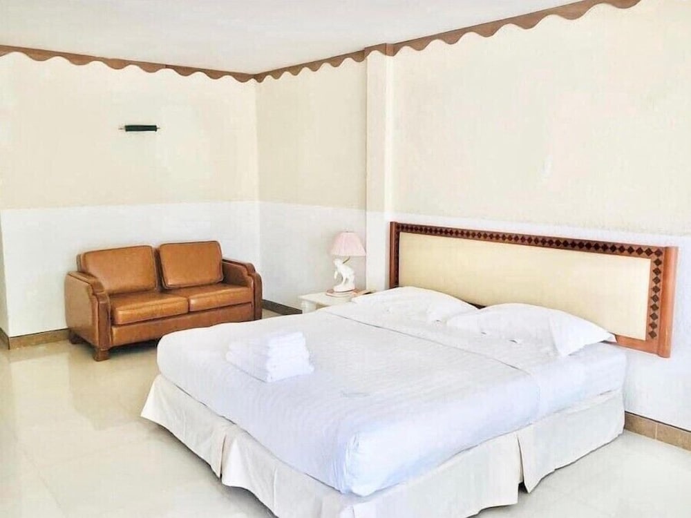 Dad D Resort by Lopburi Inn Resort 35/63