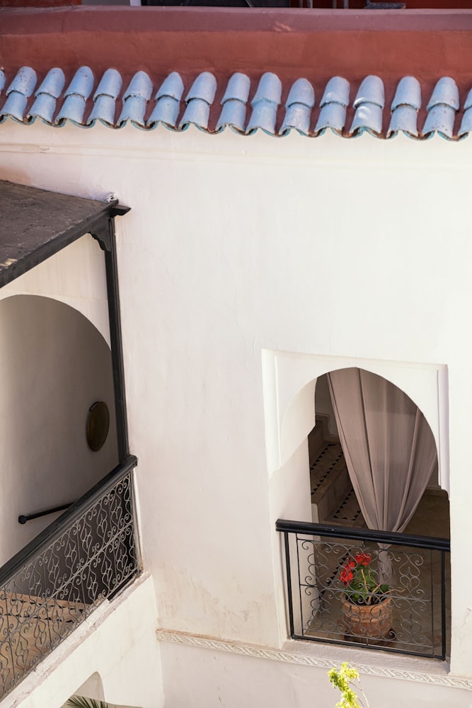 Riad Sasha 12/38