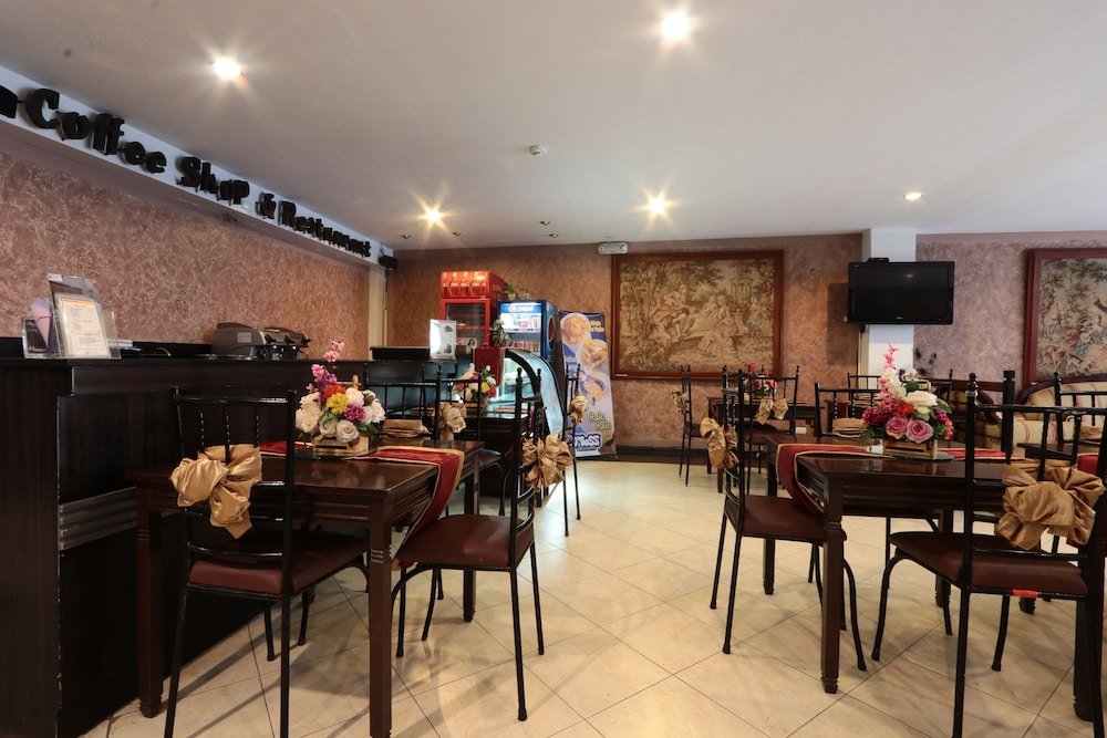 D'leonor Hotel 53/73
