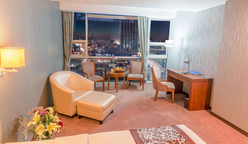 Blue Sky Hotel Tower 53/80