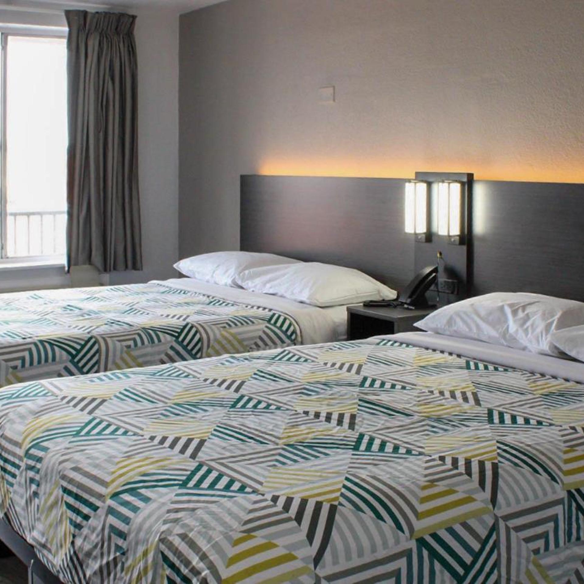2 Full Beds - Smoking
