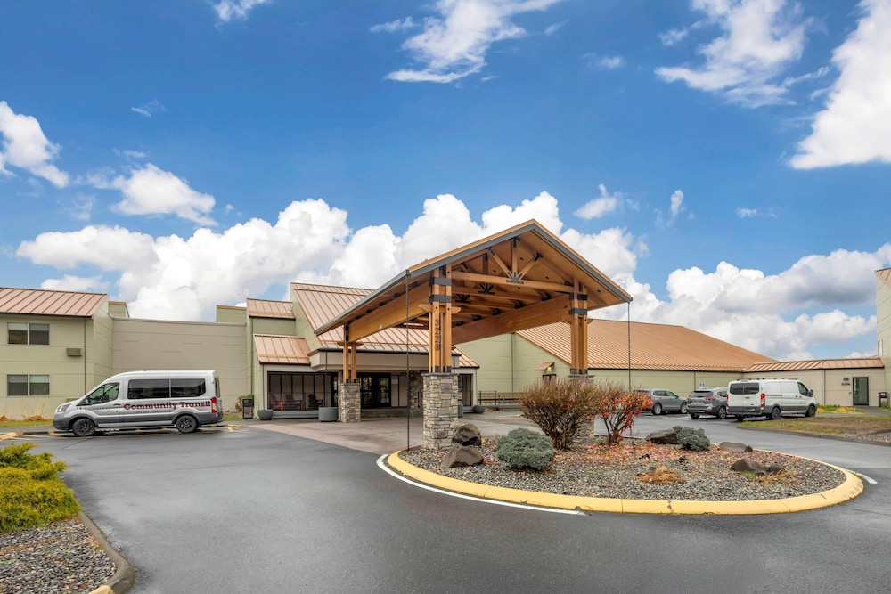 Columbia River Hotel, Ascend Hotel Collection 70/76