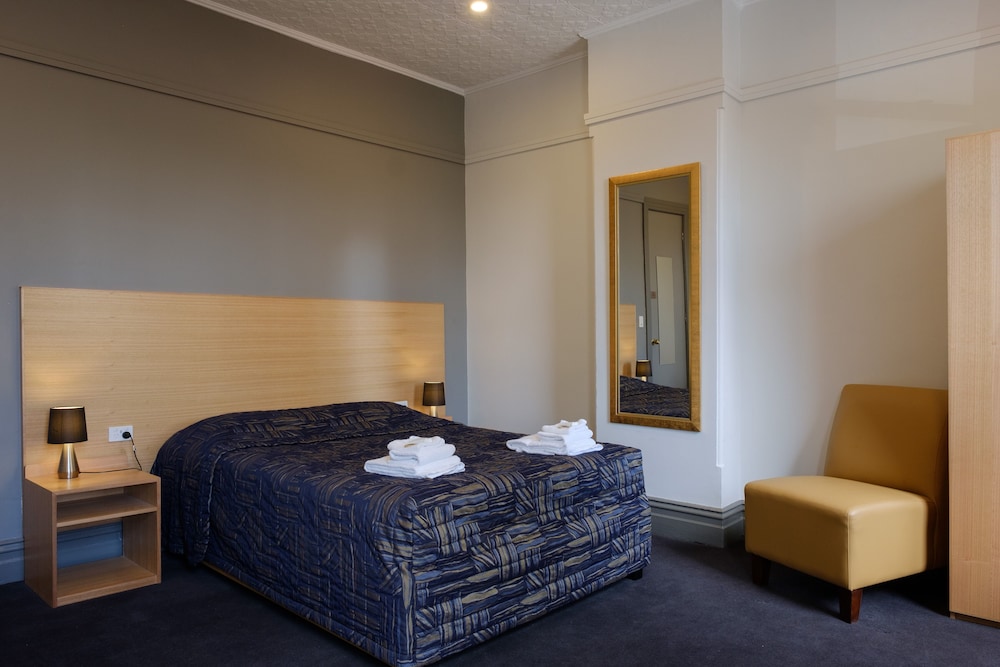 غرفة ديلوكس بسرير كوين، Royal Exhibition Hotel 4/7