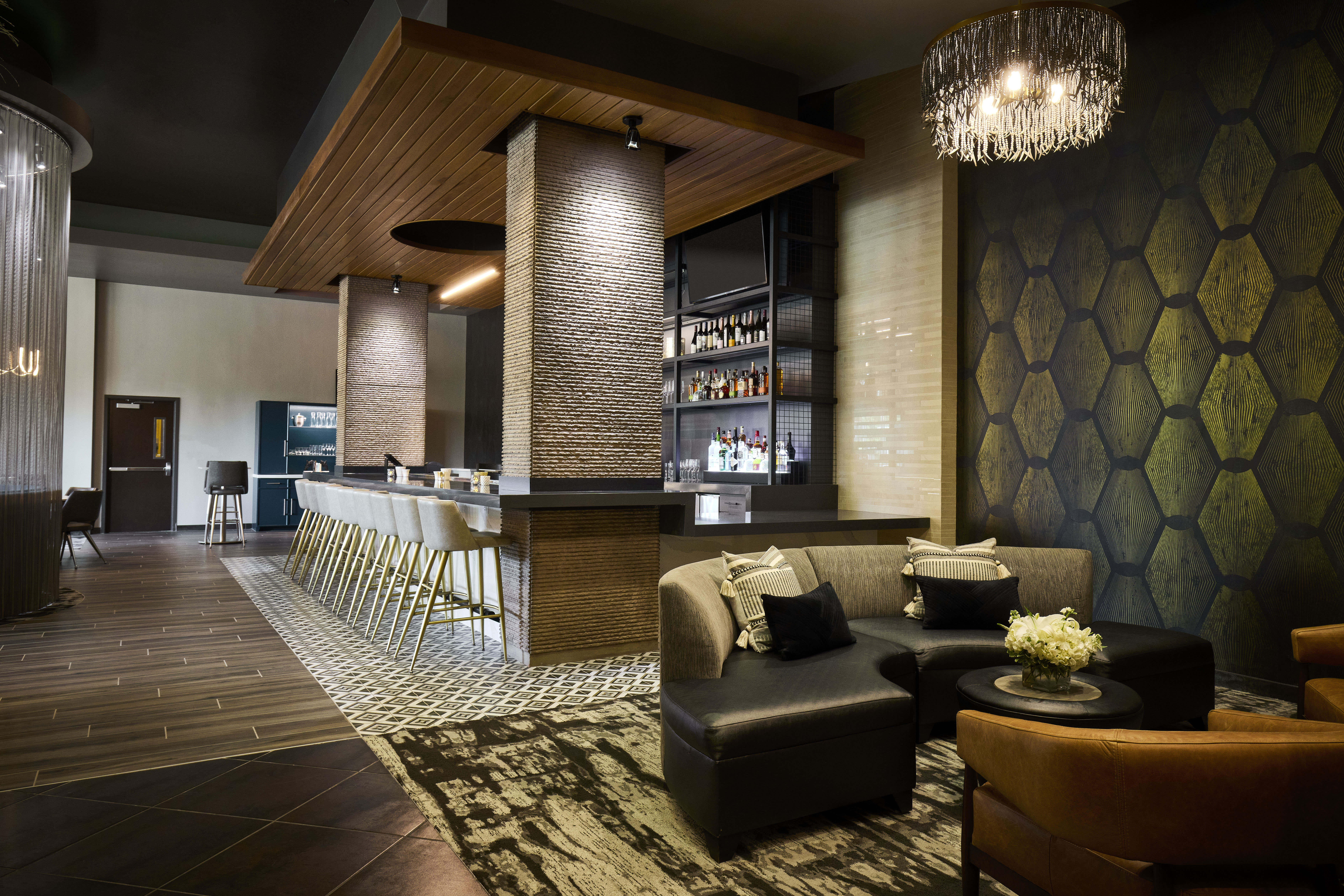 Archer Hotel Falls Church 35/65