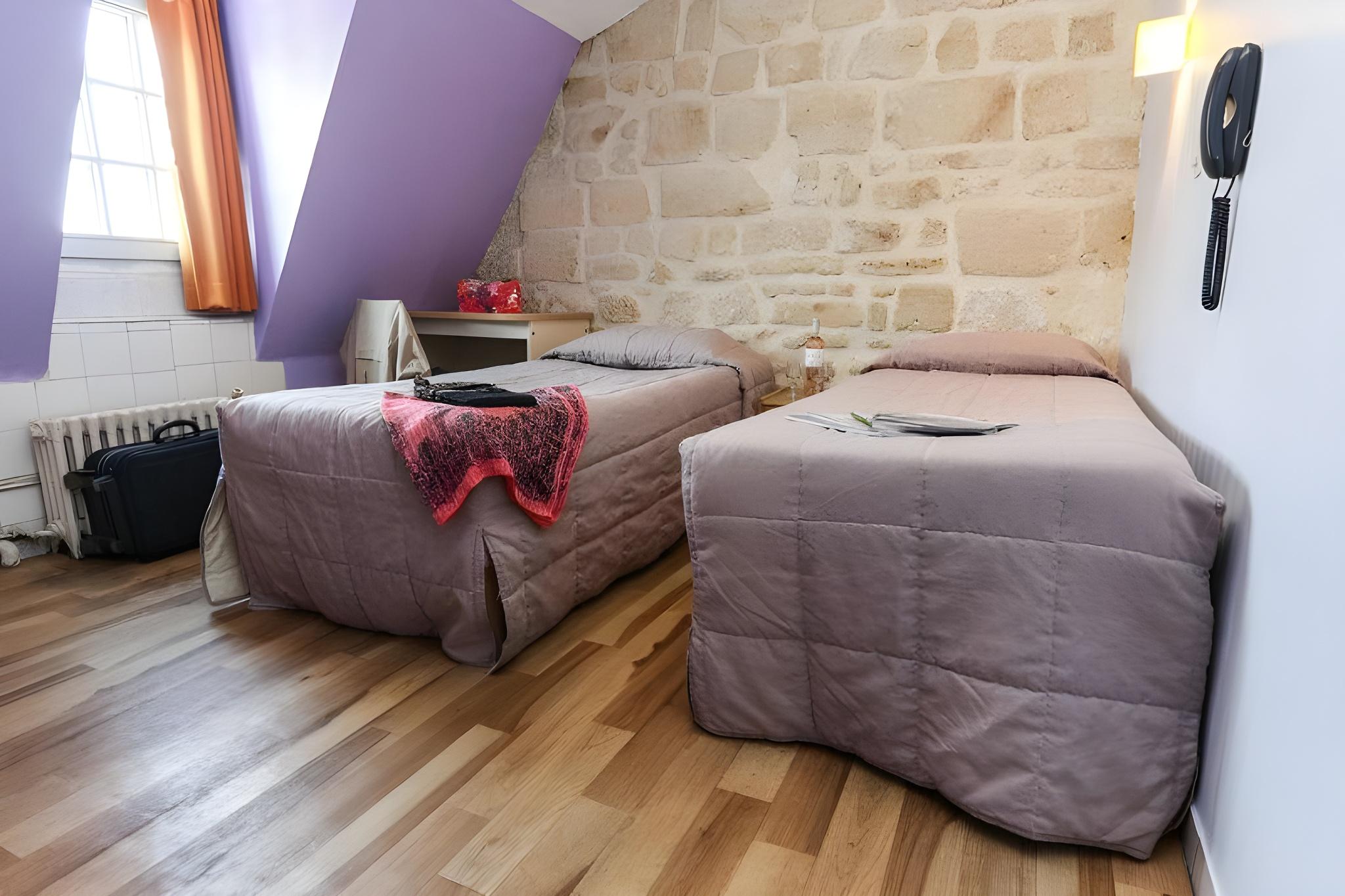 ROOM, TRIPLE