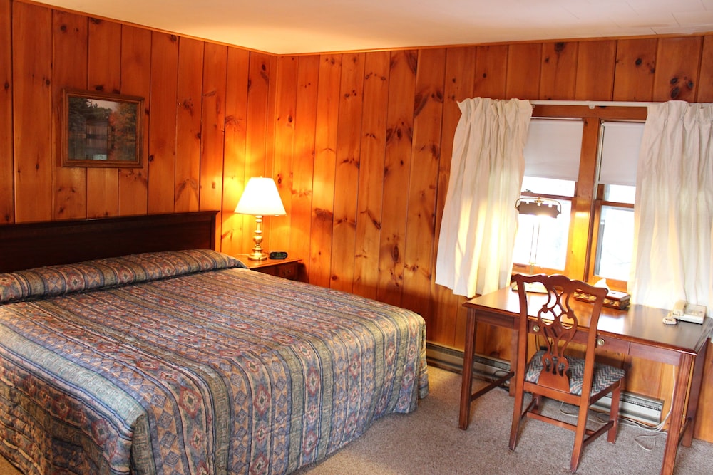 Nootka Lodge 7/50