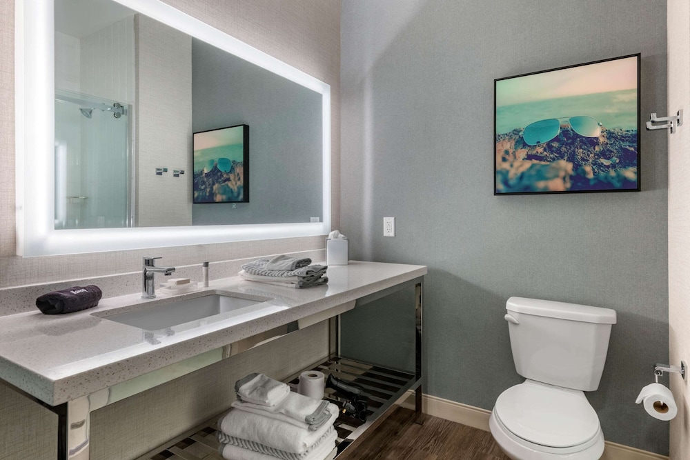 Cambria Hotel St Petersburg Madeira Beach Marina 18/58