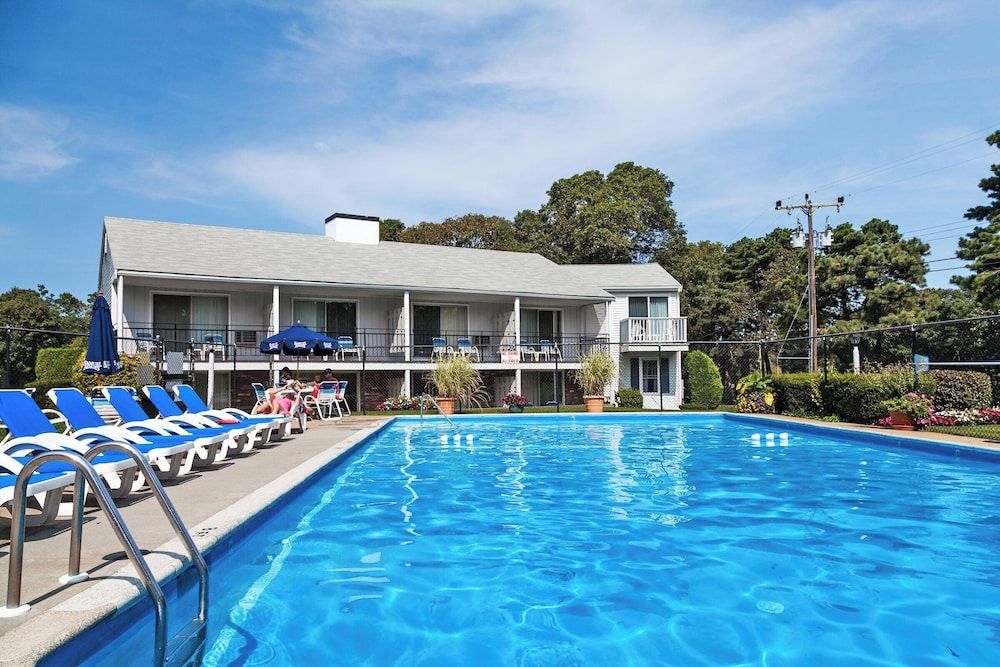 Blue Rock Resort 8/70